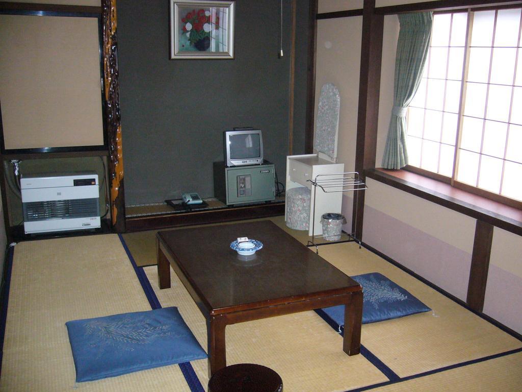 Shitanda Hotel Takayama  Kamer foto